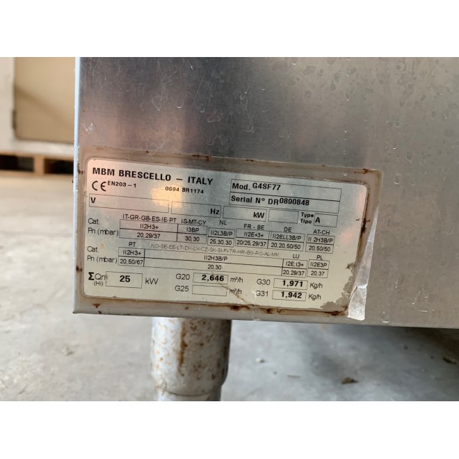 CUCINA 4 GAS CON FORNO marca MBM
